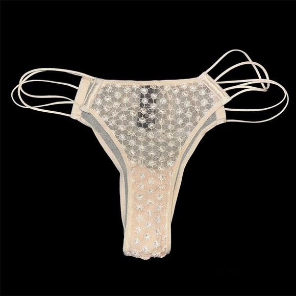 Victoria’s Secret Set - Picture 2 of 4